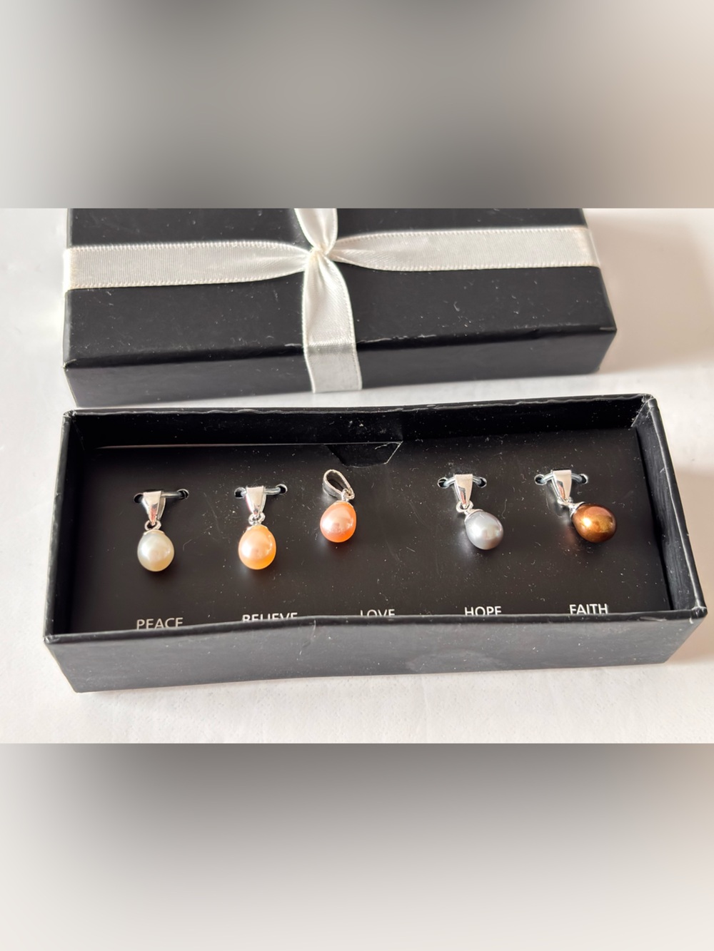 Avon 5 Freshwater Pearl Pendant Silver Color Necklace NVC Nataliya Collister